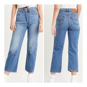 Levi’s Ribcage Straight Ankle Jeans in Haight at the Ready (Medium Wash)